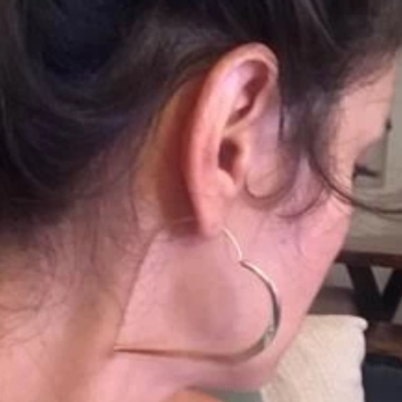 Heart hoop earrings - Picture 2 of 6